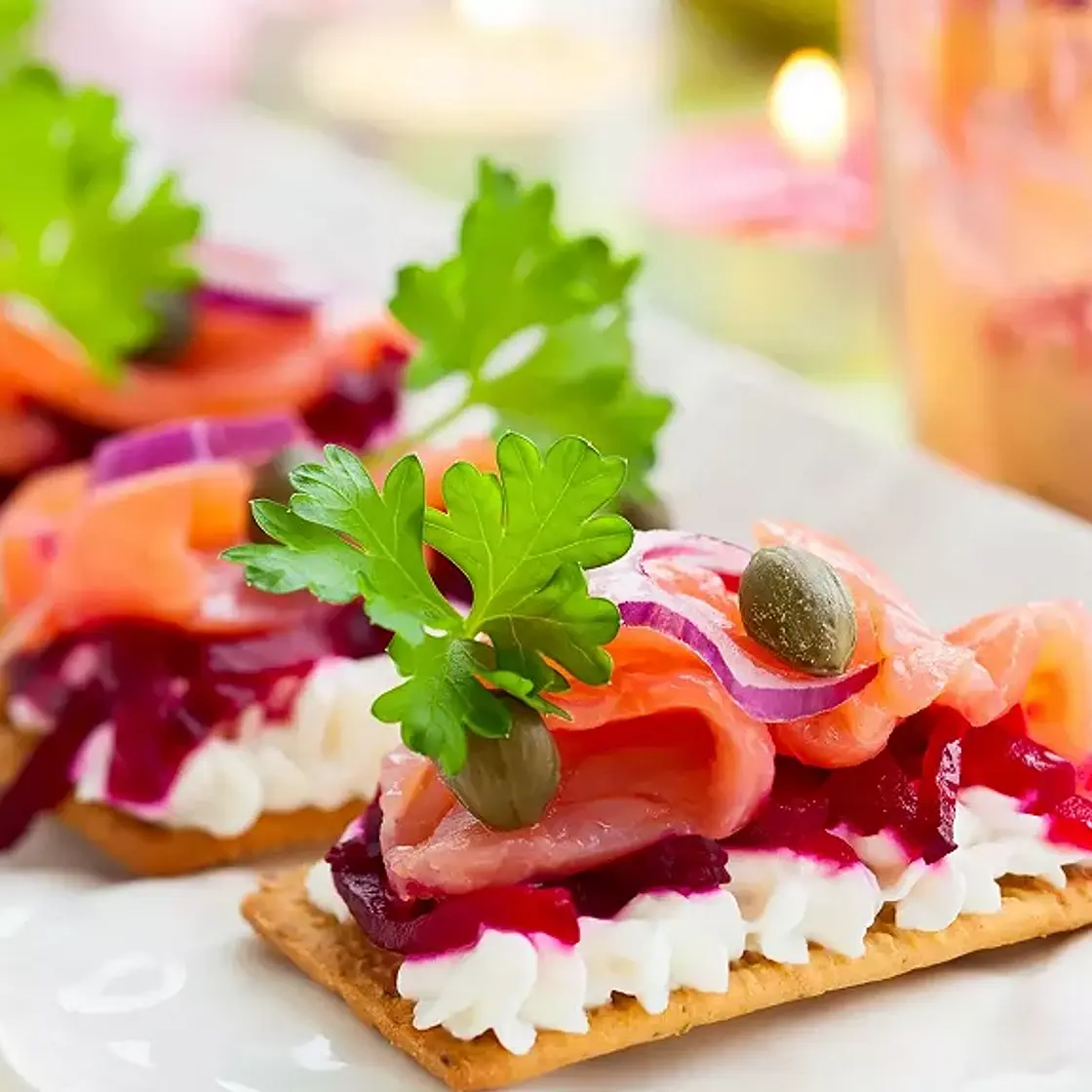 Amuse-bouche au saumon fumé, betterave et chantilly de mascarpone