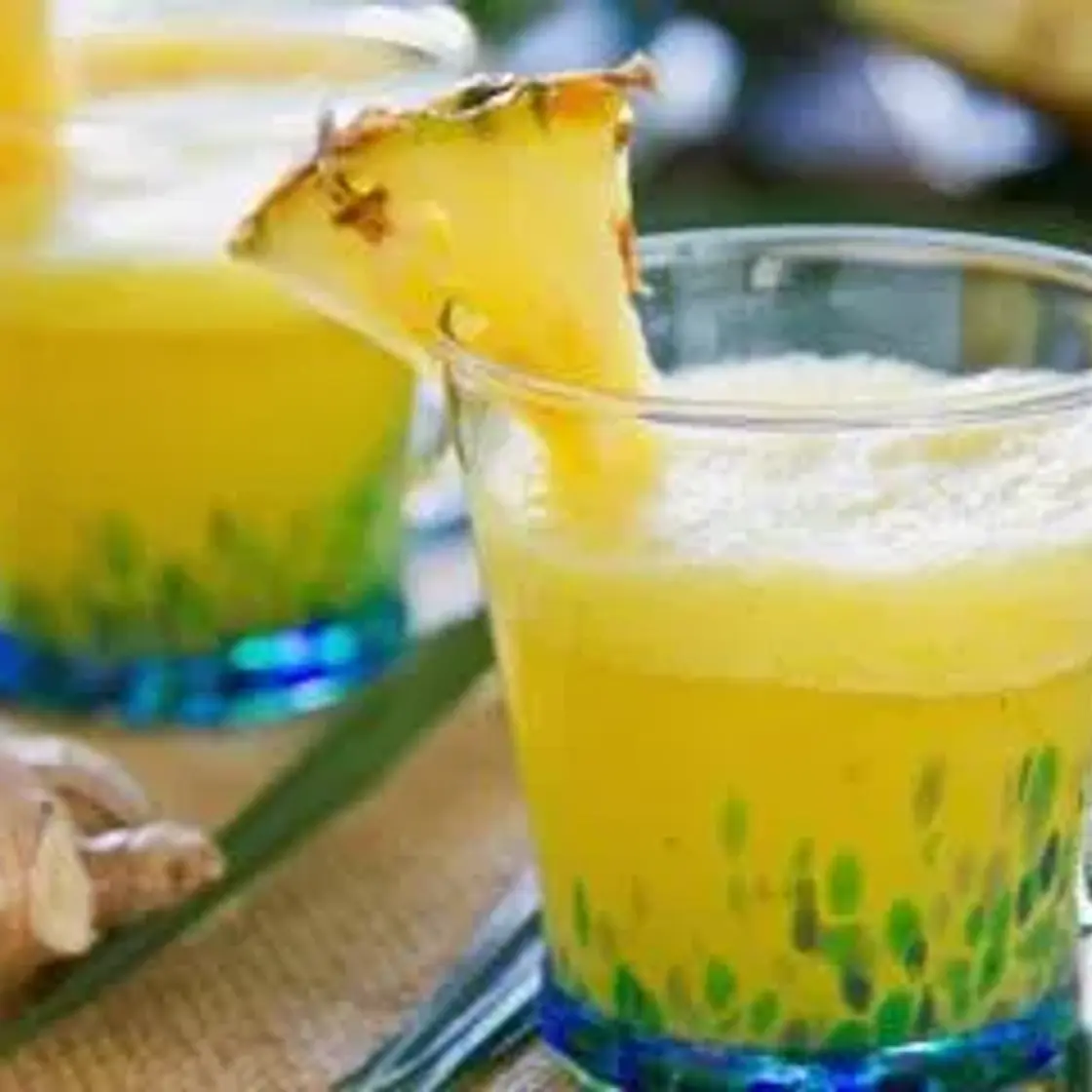 Frullato di ananas e zenzero