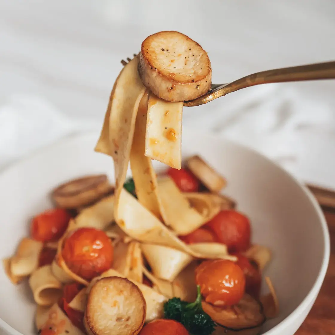 Vegan "Scallop" and Cherry Tomato Pasta