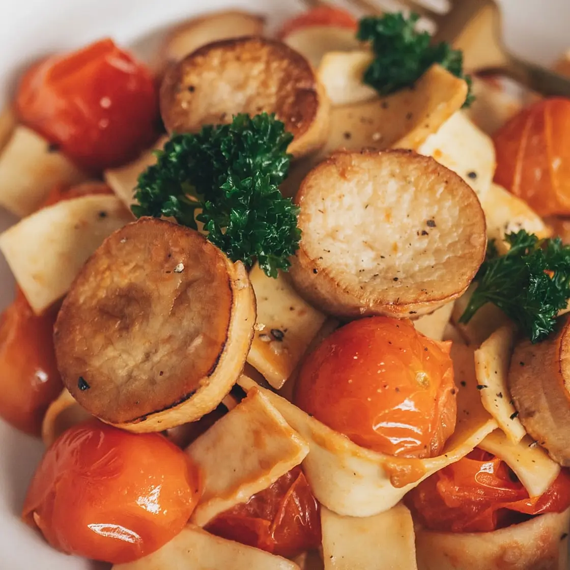 Vegan "Scallop" and Cherry Tomato Pasta