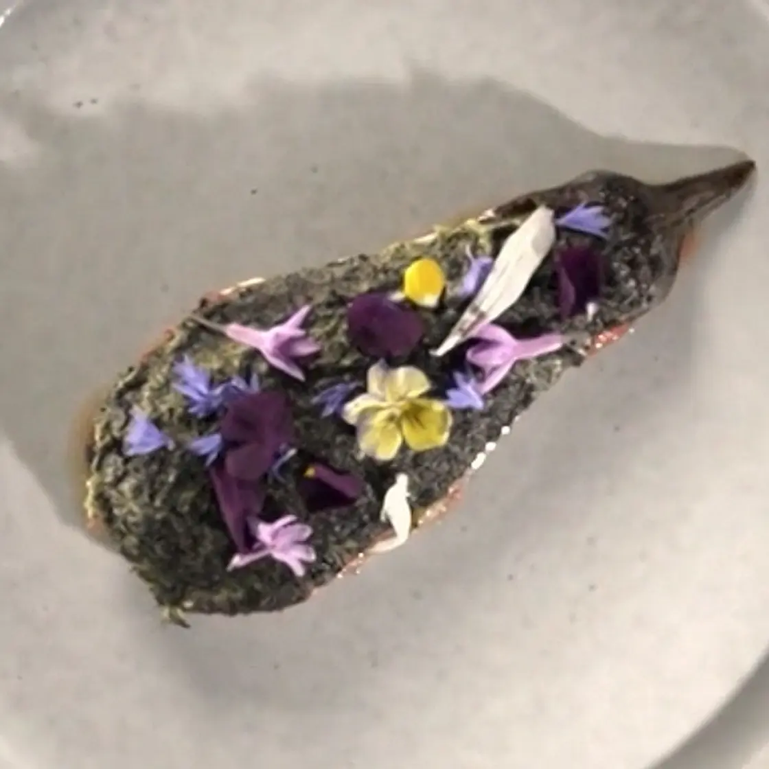 Aubergine fumée, chutney de fraises, pico de gallo au barbecue