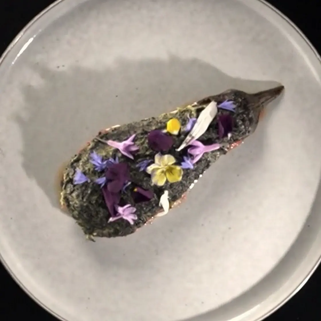 Aubergine fumée, chutney de fraises, pico de gallo au barbecue