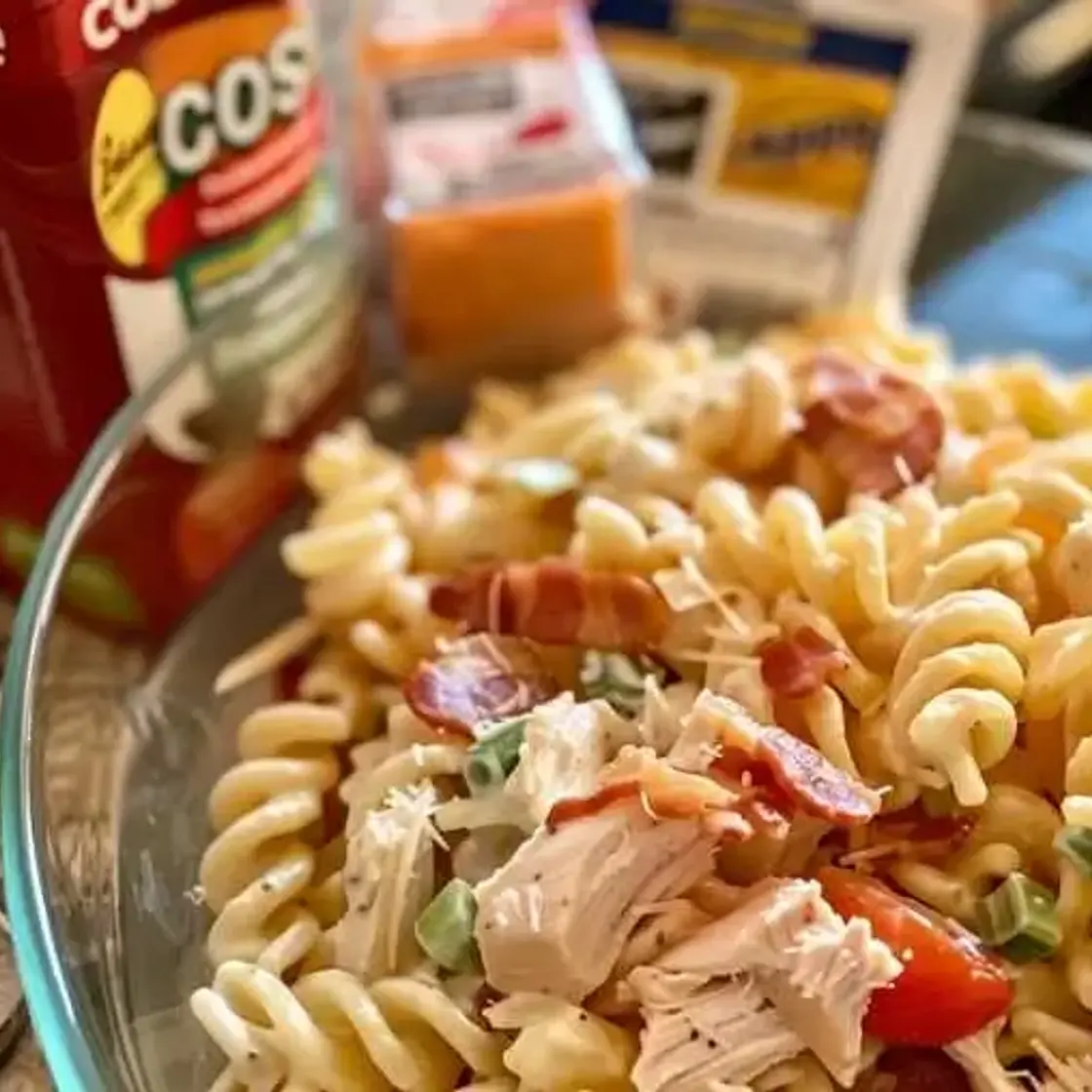 Delicious Chicken Bacon Ranch Pasta Salad Everyone Will Love