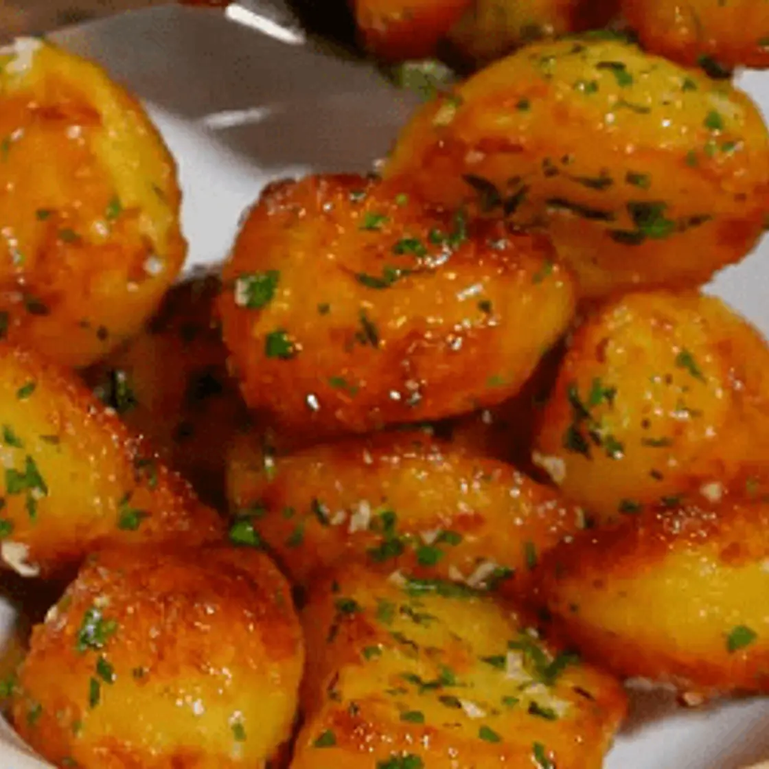 Garlic and Herb Roasted Potatoes