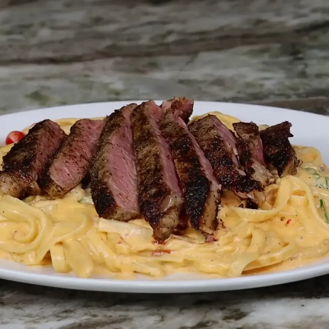 Fettuccine Steak Pasta That Make You Forget Luxury Restaurants!