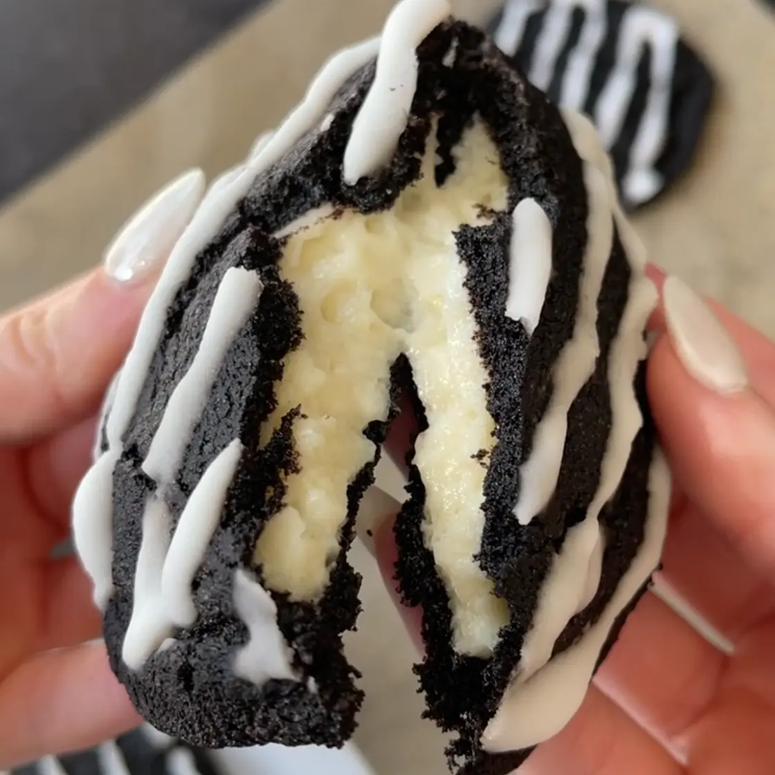 Keto Cookies n' Cream Cheesecake Cookies
