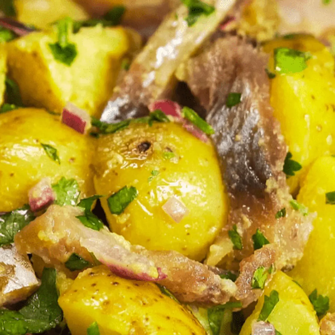 Salade de pommes de terre aux harengs fumés