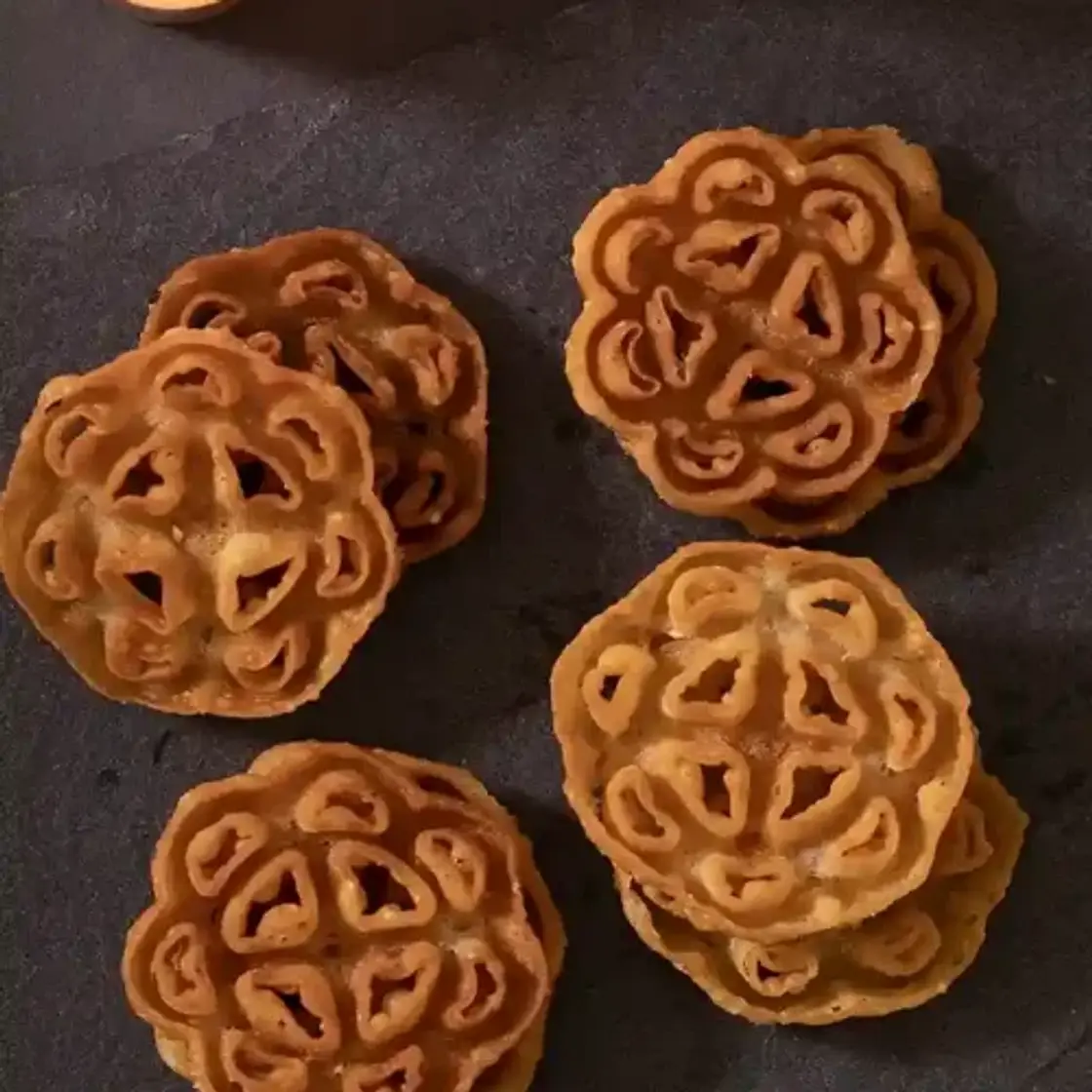Eggless Rose Cookies