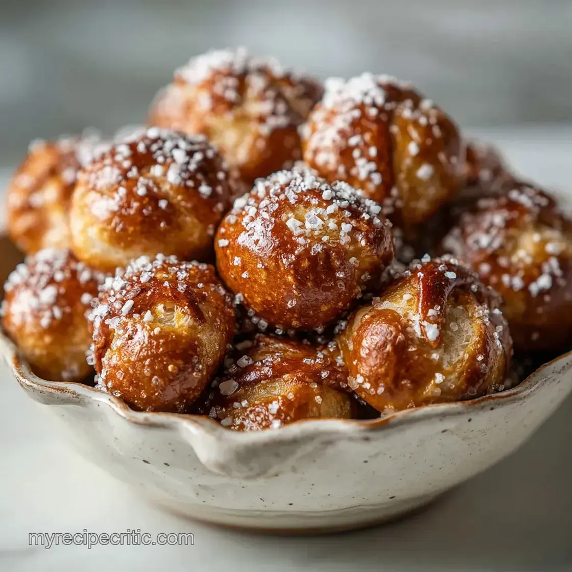 Christmas Pretzel Bites with Velvety Chocolate