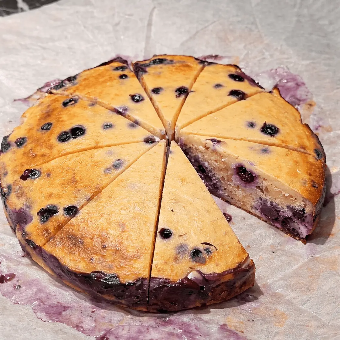 Yoghurt blueberry cheesecake