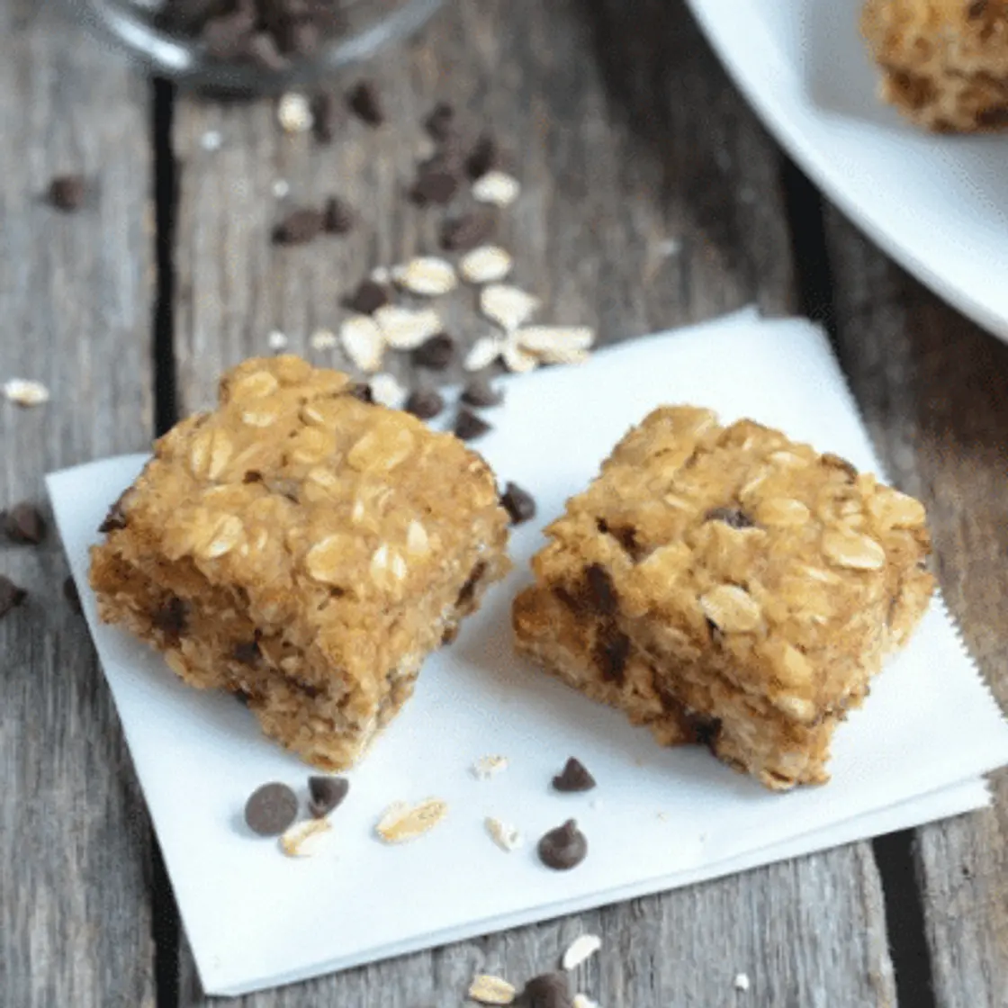 Chocolate Chip Oat Bars (Nut-Free!)