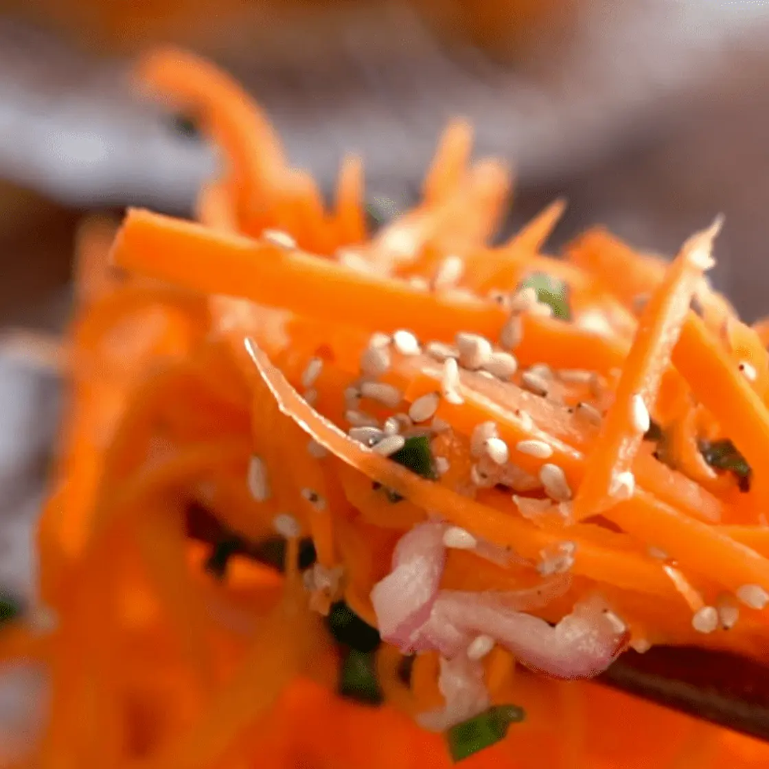 CRUNCHY & DELICIOUS Carrot Salad