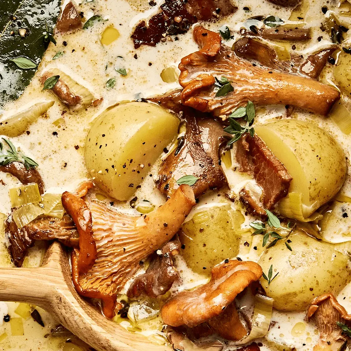 Slow Cooker Mushroom, Leek & Italian Sausage Soup