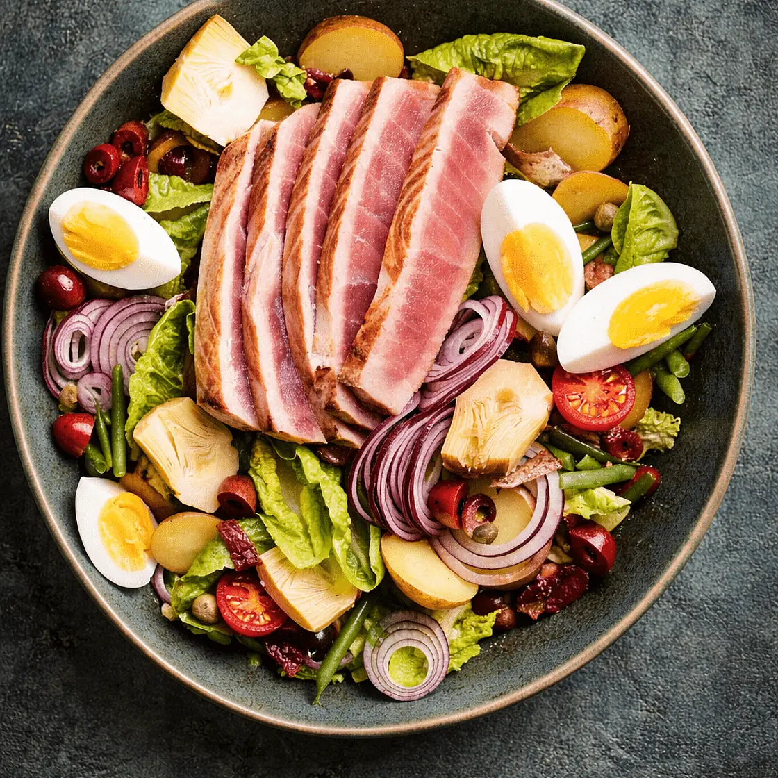 Nizza-Salat mit Thunfischsteak (modern interpretiert)