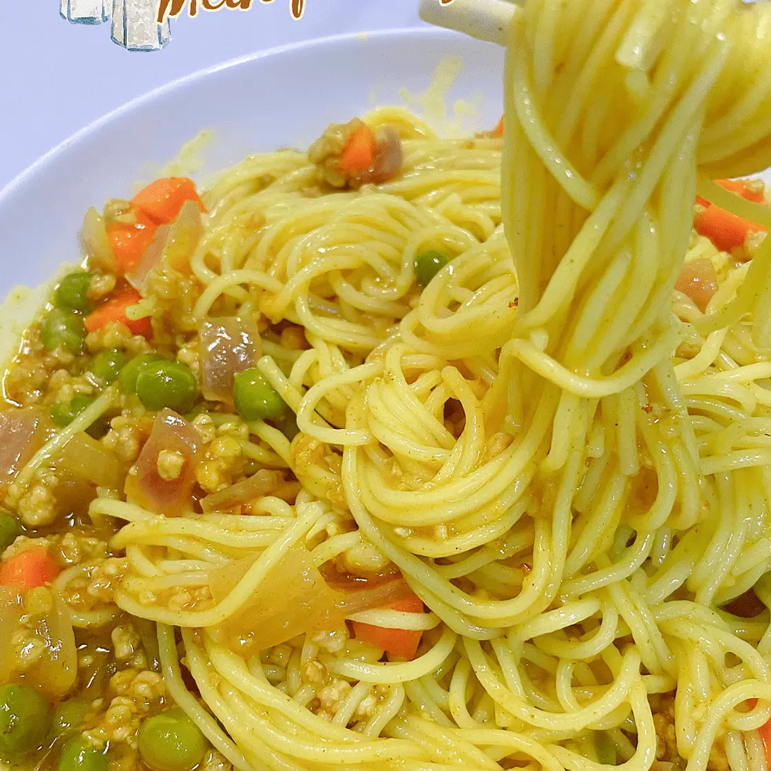 Quick 15-Minute Curry Meat Sauce Noodles (Asian Style)