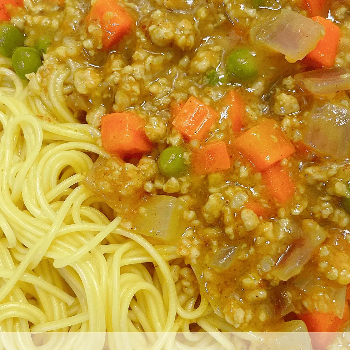 Quick 15-Minute Curry Meat Sauce Noodles (Asian Style)