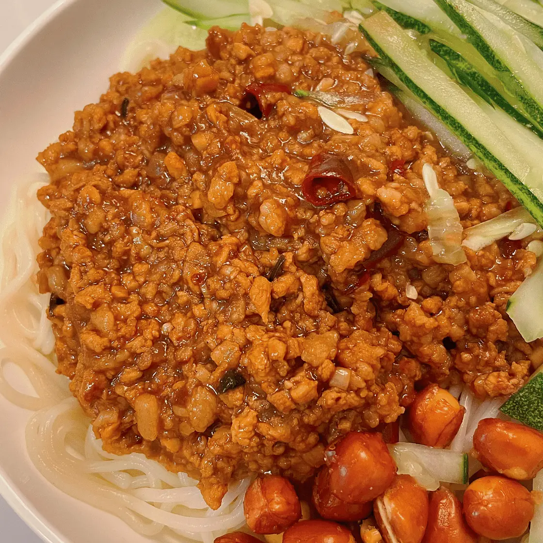 Chinese Minced Meat Sauce Noodles 肉酱拌面