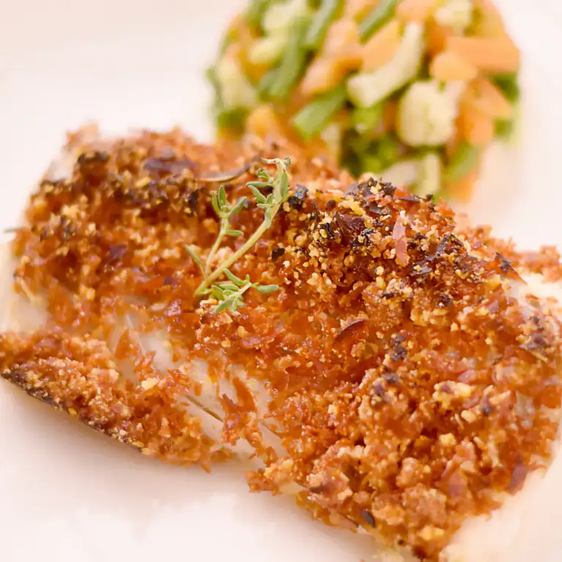 Dos de cabillaud et son crumble de chorizo au parmesan