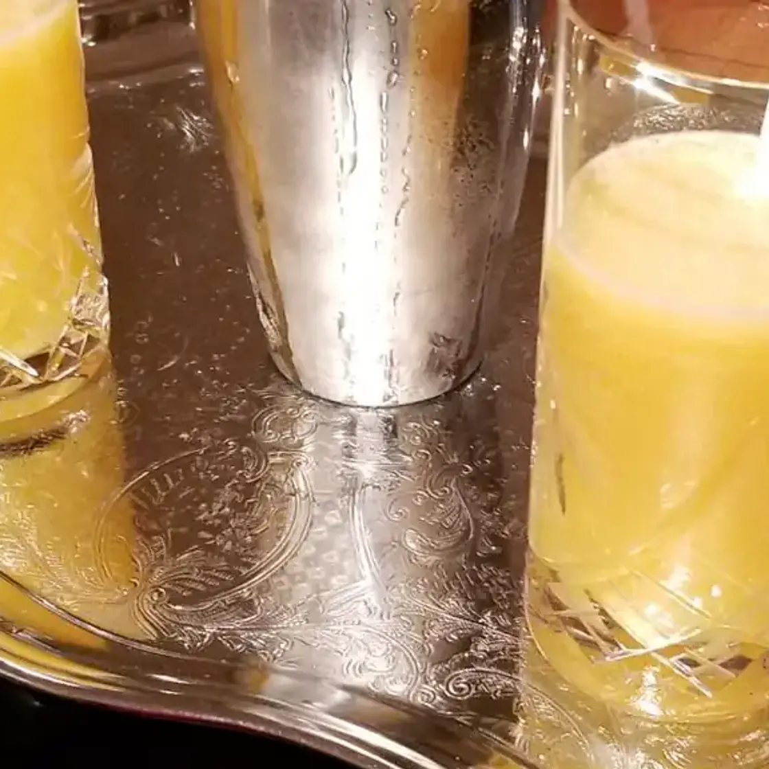Cocktail sidecar