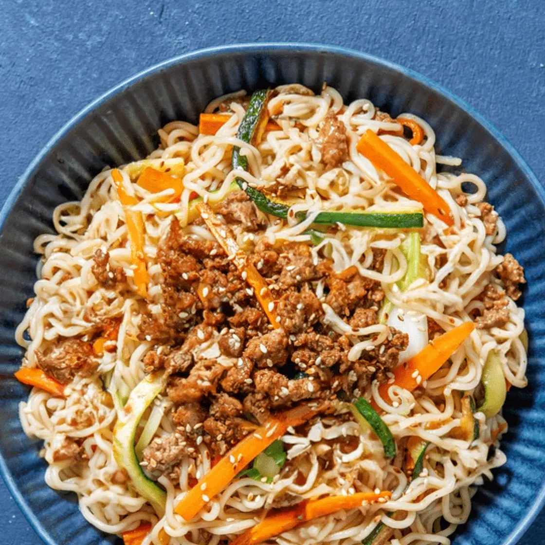 YAKI UDON SALTATI AL RAGÙ DI MAIALE E ZUCCHINE