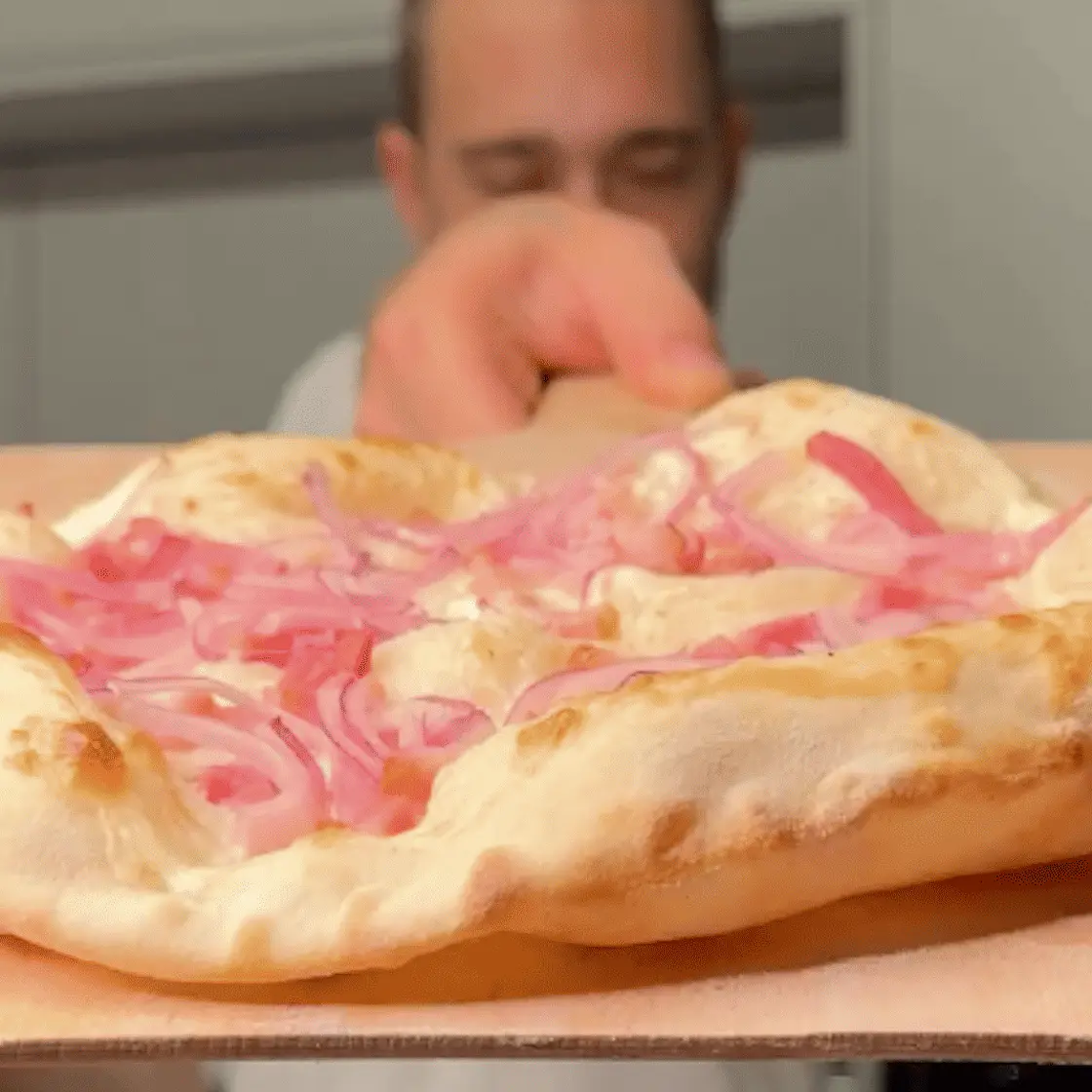 Flammkuchen mit Sauerteig