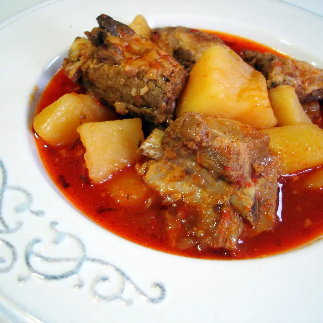 Patatas con costillas de cerdo