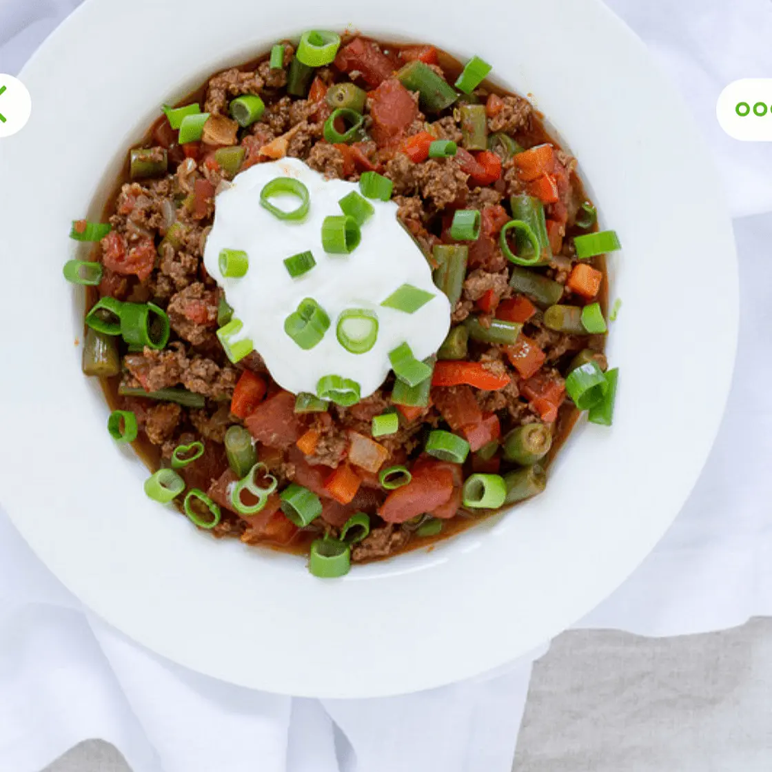 Ground Beef, Bell Pepper & Green Bean Chili with Yogurt