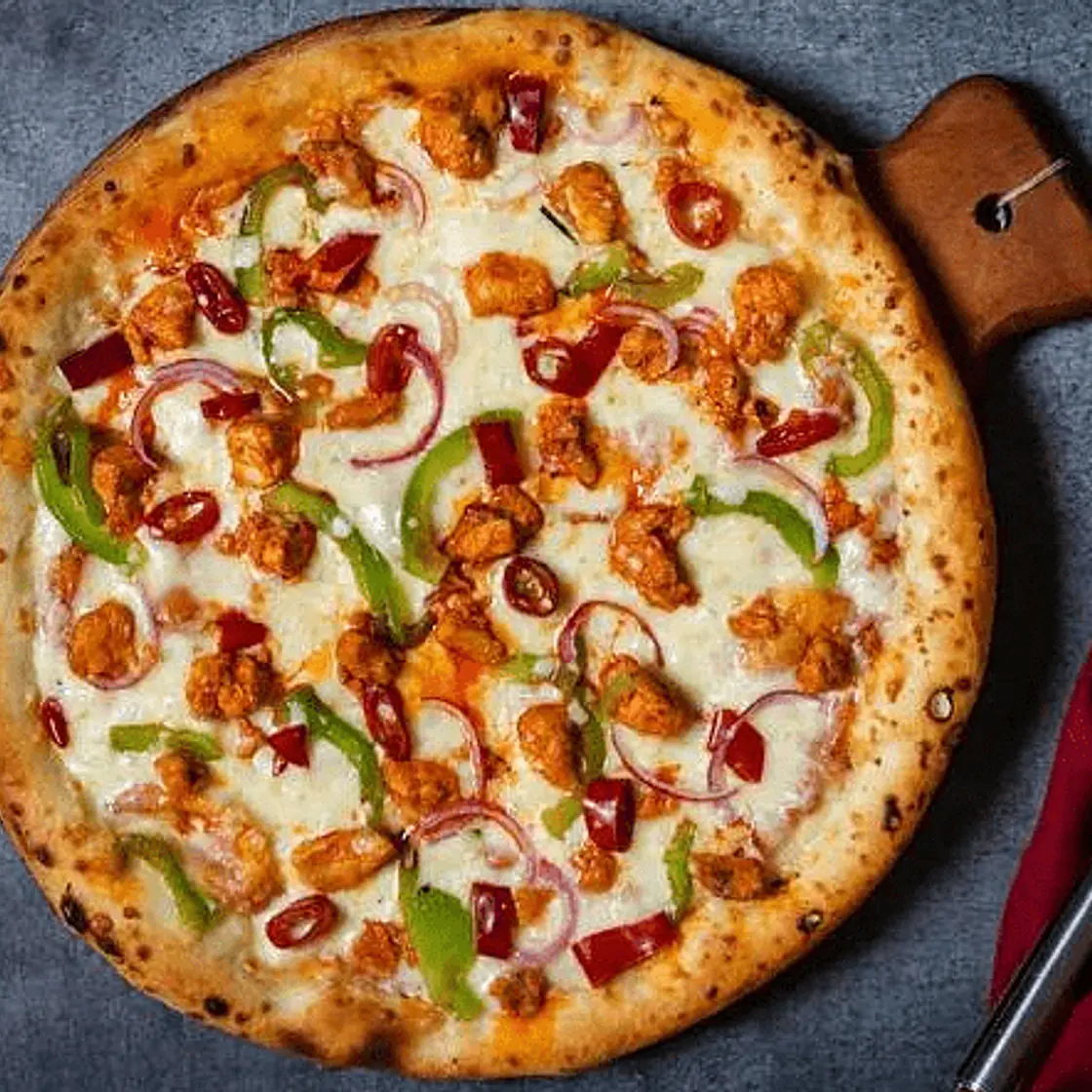 Homemade spicy chicken pizza