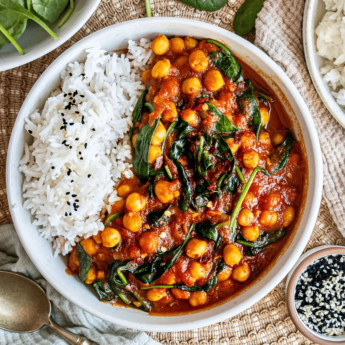 Spiced chickpea and spinach curry