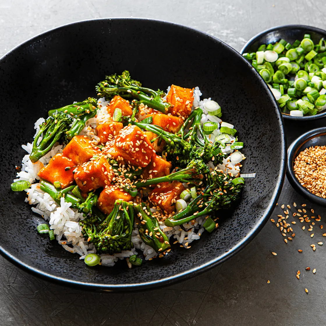 Gochujang tofu and vegetable rice bowls