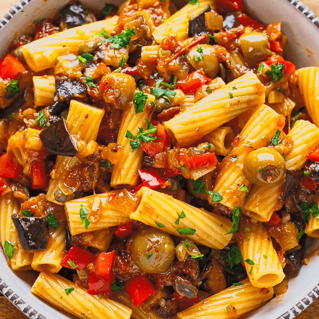 Sausage macaroni, eggplant & olives