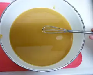 Dissolve all the ● ingredient in hot water.