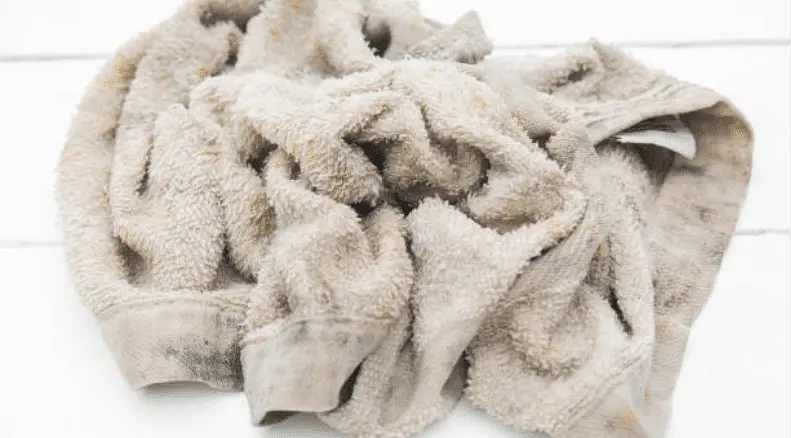 Ramasser linge de bain et torchons