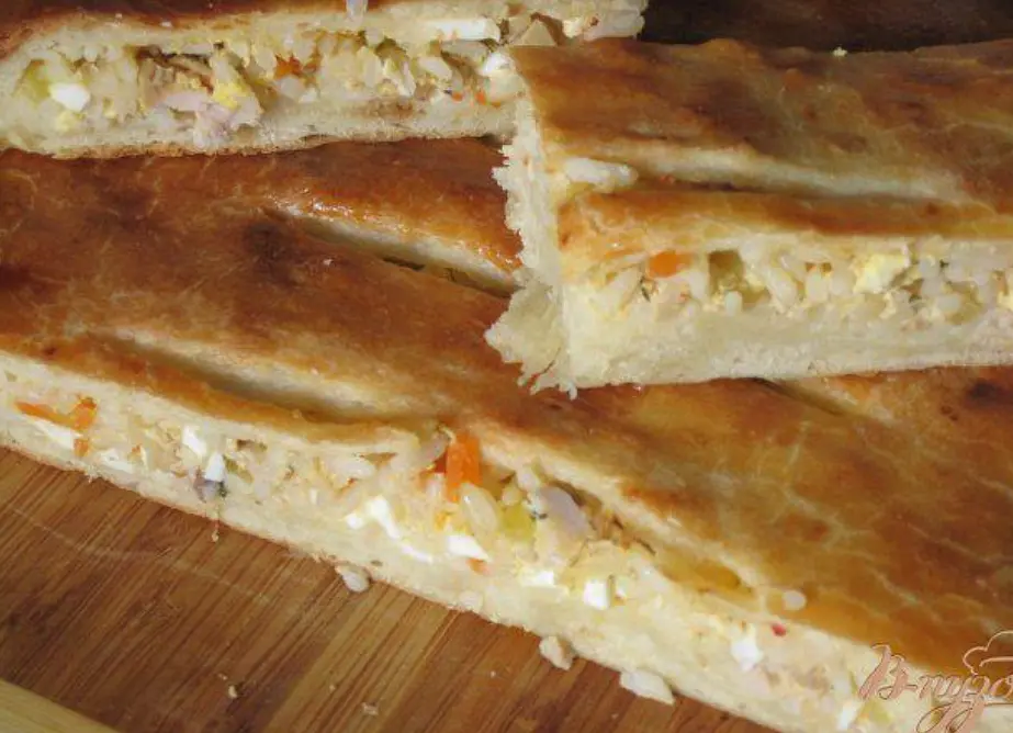 Данный пирог у меня получился из половины дозы. По вкусу ни чем не хуже дрожжевого теста.