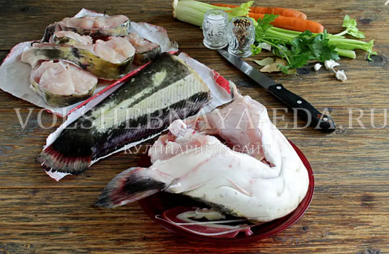 Повторюсь, секрет вкусного заливного в бульоне.
