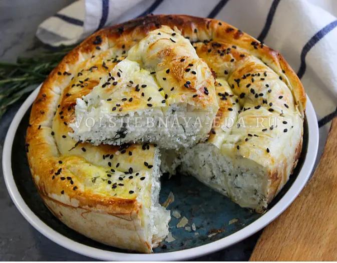 Вкуснее всего в теплом виде, когда сулугуни тянется.