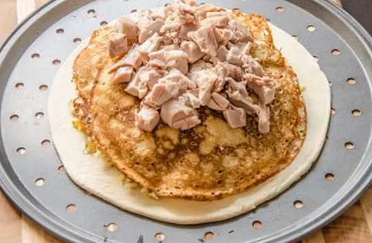 Верхний слой из куриного филе.