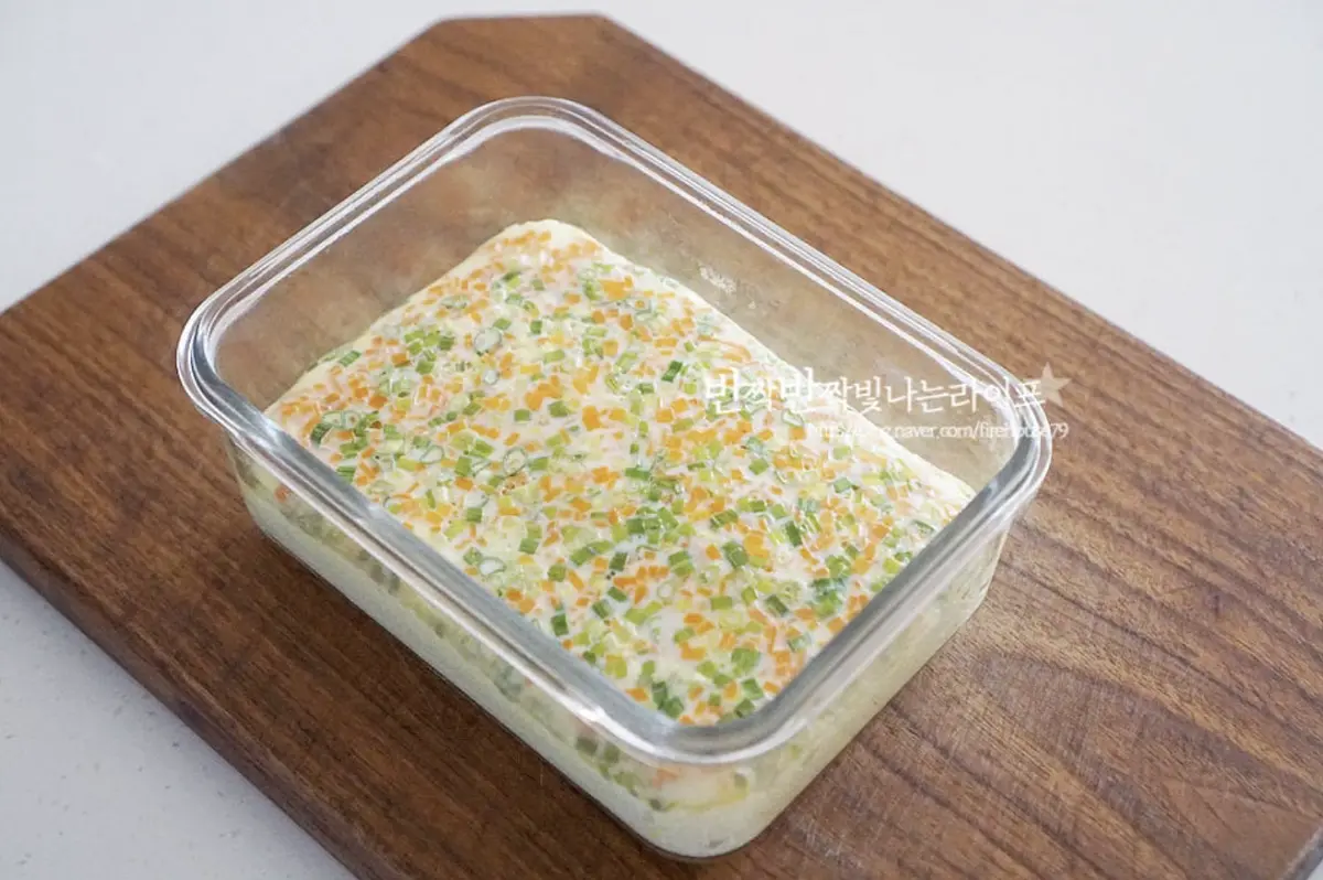 그릇에 올려 그릇과 분리해 줍니다.