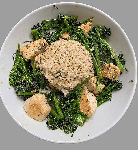 Serve the chicken and broccoli over the bed of cooked brown rice.