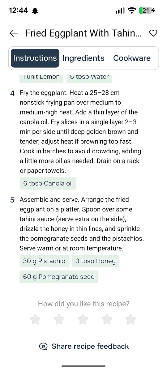 Step 4-5
Fry the eggplant in thick layer of oil.
Dry on kitchen roll or wrap until oil is mostly removed. Arrange next to sauce on a plate Drizzle with honey. Sprinkle pomegranate seeds and crushed pistachios.