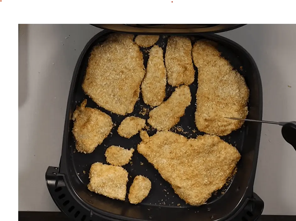 First Air-Fry
Preheat air fryer to 190°C
Cook for about 8–12 minutes
Check internal temperature after 6–7 minutes.
Remove when the thickest part reaches 65–66°C
carryover cooking will finish the job while keeping the chicken juicy.
Allow chicken to cool completely.
Store in the refrigerator for meal prep.