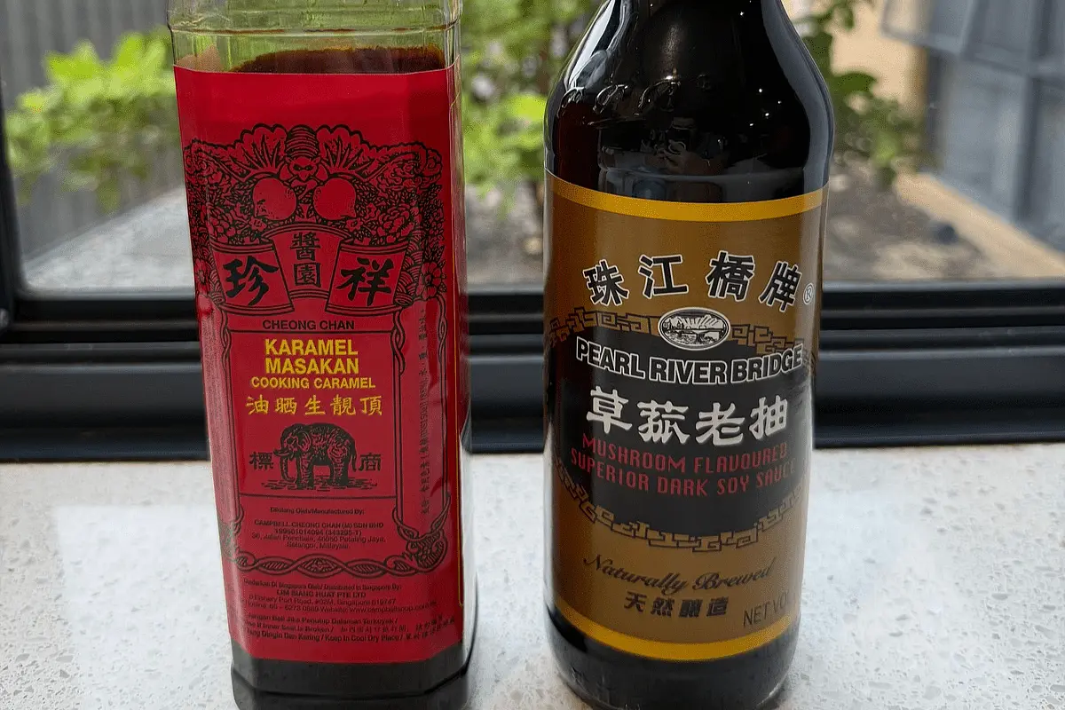 Add beef and season: Add 8 kilograms beef chuck steak, diced into thick pieces and stir to coat in the spice base. Add 2 teaspoons turmeric (for beef), 3 teaspoons MSG and 5 teaspoons salt. Pour over 120 milliliters karamel sauce and 75 milliliters fish sauce. Stir well to combine.