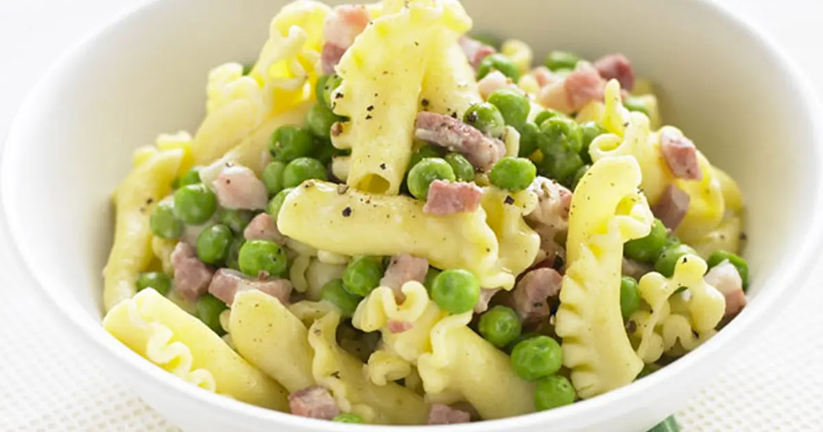 Pea and bacon pasta recipe Recipe | Samsung Food App