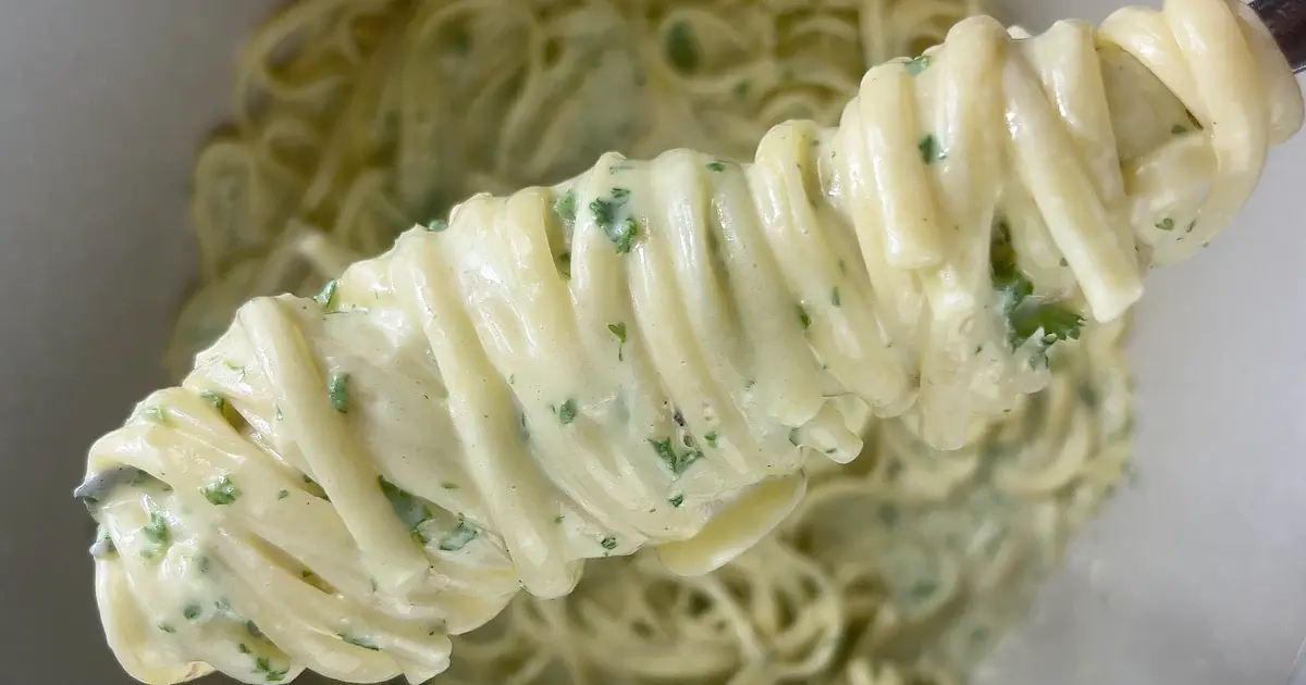 Creamy Alfredo Linguine Recipe | Samsung Food App