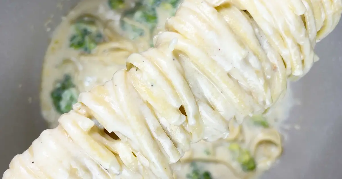Broccoli Linguine Alfredo 🤤 Recipe | Samsung Food App