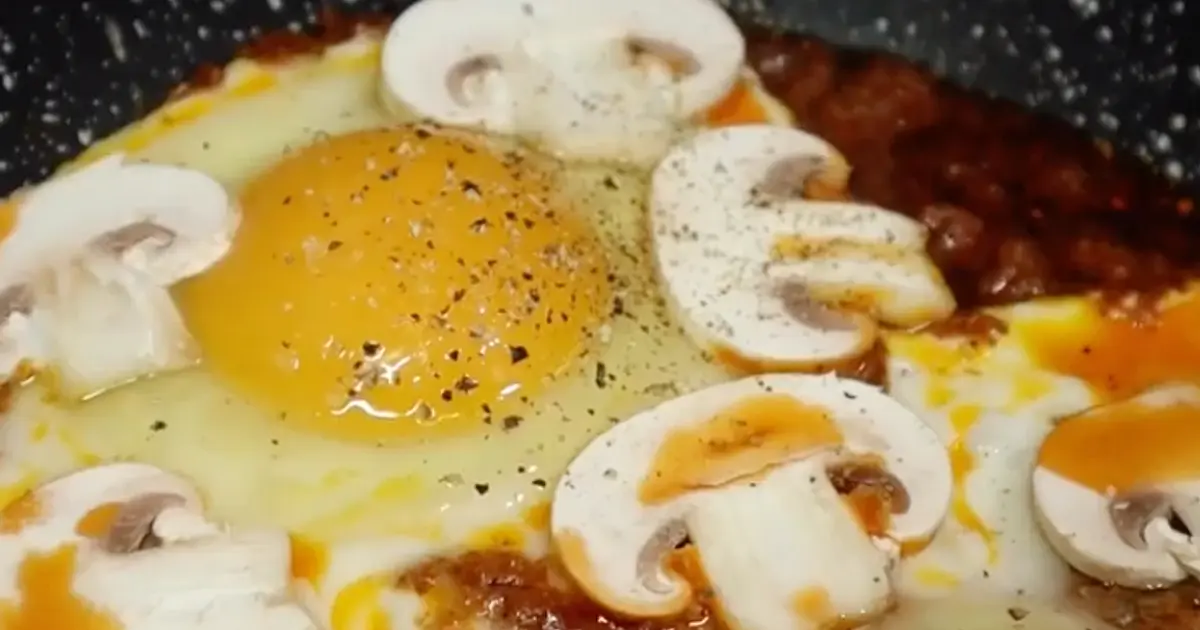 Sun-Dried Tomato Pesto Eggs Recipe | Samsung Food App