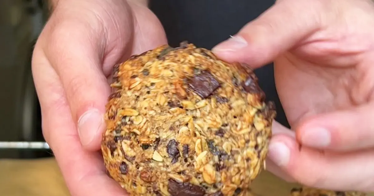 Healthy Breakfast Cookies 🍌🍪 perfect to use up overripe bananas! Recipe | Samsung Food App