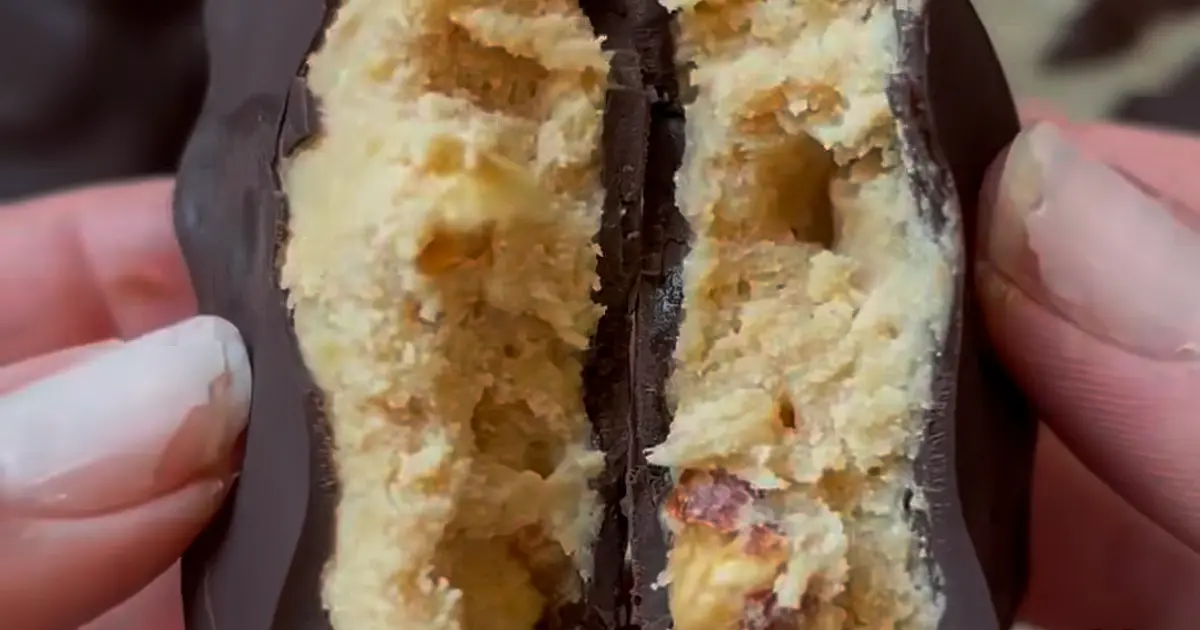 Peanut butter chocolate squares (adapted from @thehomechefmomma) Recipe | Samsung Food App