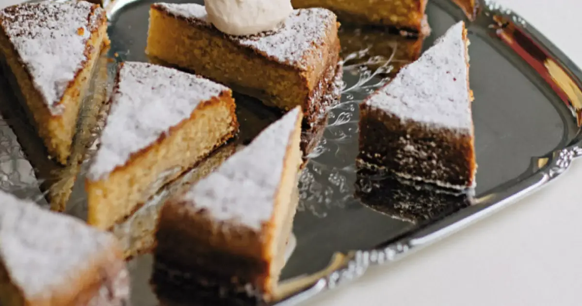 PEAR & POLENTA CAKE WITH EARL GREY CREAM Recipe | Samsung Food App