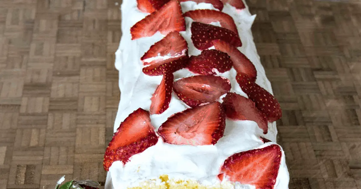 Strawberry Shortcake Roll Recipe | Samsung Food App